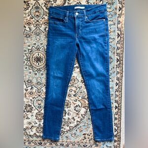 Levi's 311 Shaping Skinny Jeans Women’s Size 27 Medium Wash - Tummy Slimming